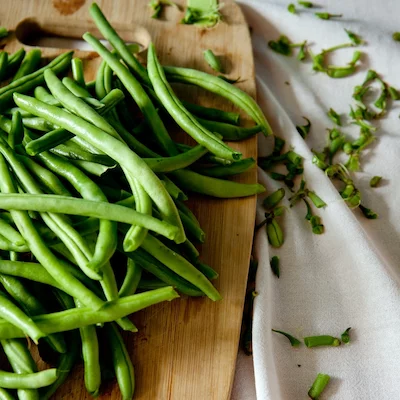 Green Beans on a cutting Board